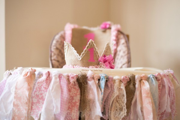 Sugar and Spice and everything nice is such a fun birthday or baby shower theme! Decorate for a shabby chic party with a few of these simple ideas. 