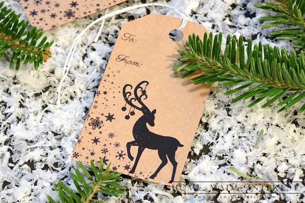I have used deer in my Christmas decorations all year. I love them! So I made some free printable Christmas gift tags for you with reindeer. Print them on kraft paper or other colored scrapbook paper to complete your gift wrap this year. 