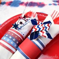 Simple tips and tricks for 4th of July food, drinks, decorations. Ideas for a simple 4th of July menu and decorations for a 4th of July party.