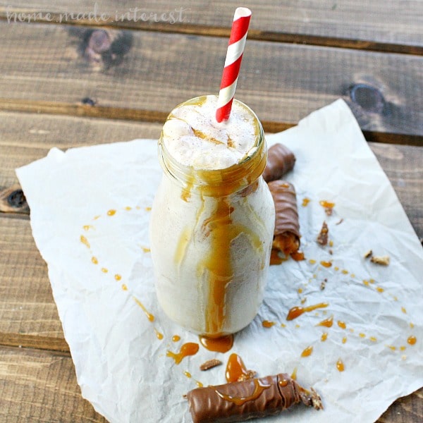 Caramel, cookie and ice cream all together in one awesome twix milkshake!