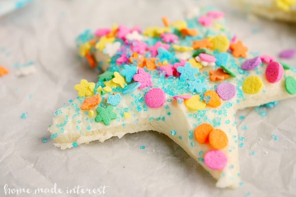 Fairy bread is great but Pixie bread is a little sassier. This is a fun recipe to use as a kid activity on a rainy day, or as a snack to go along with a Peter Pan or Tinkerbell movie!