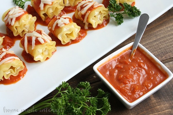 These mini lasagna bites are a lasagna rollup recipe made into bite size appetizers. It’s an easy holiday appetizer or just a fun lunch for the kids.