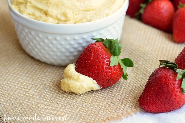 This easy dessert recipe requires no baking! No bake cheesecake dip is a simple party dip, or just a sweet snack for the family. 
