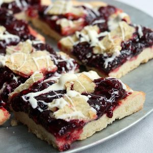 These razzleberry shortbread bars are an easy way to turn pie into a cookie!
