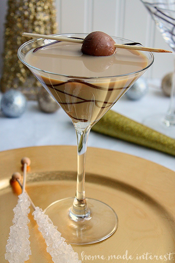 Throw a Bling New Year’s Eve party and make this simple martini recipe for a Salted Caramel Chocolate martini as your signature drink!