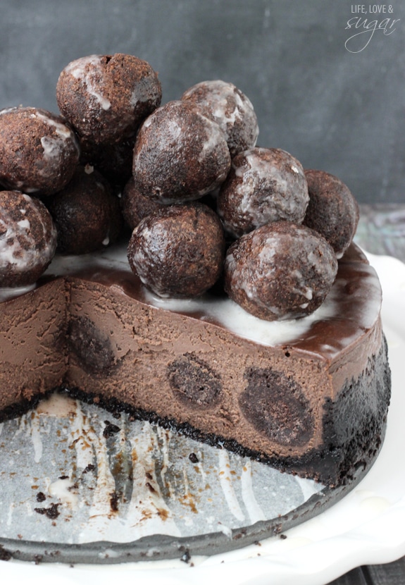 Ultimate rich and decadent chocolate lovers desserts. These chocolate recipes are sure to put a stop to your chocolate craving. Some of these chocolate lovers desserts are even healthy!
