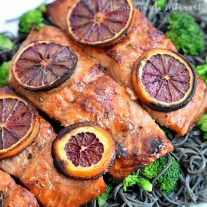 This salmon recipe is so easy to make and everyone in your family will love it. This easy salmon recipe is made with a sweet and salty blood orange glaze for a light, fresh fish dinner. Serve it with some noodles and broccoli and you have a complete meal.
