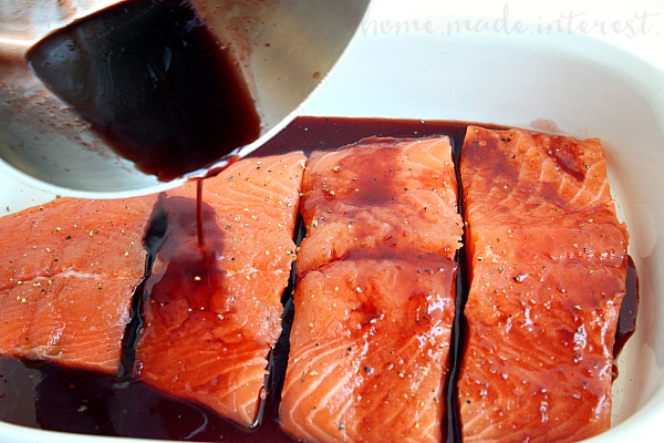 This salmon recipe is so easy to make and everyone in your family will love it. This easy salmon recipe is made with a sweet and salty blood orange glaze for a light, fresh fish dinner. Serve it with some noodles and broccoli and you have a complete meal.