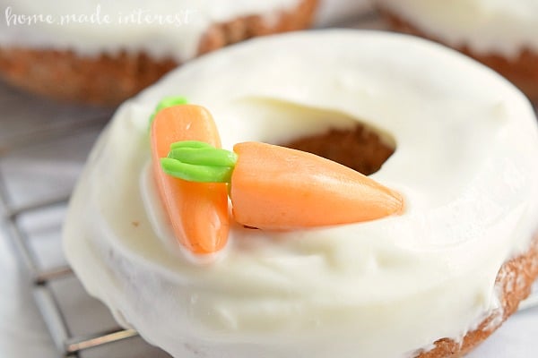 These mini edible carrots are a super cute Easter dessert decoration! You can add them to carrot cake or Easter cupcakes for a little extra Easter recipe fun :). You can even use the same technique to make other miniature fruit and vegetable decorations for other desserts.