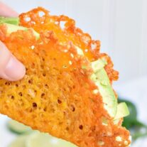 cropped-Low-Carb-Taco-Night-with-Cheese-Taco-Shells_close-up-on-taco-shell.jpg