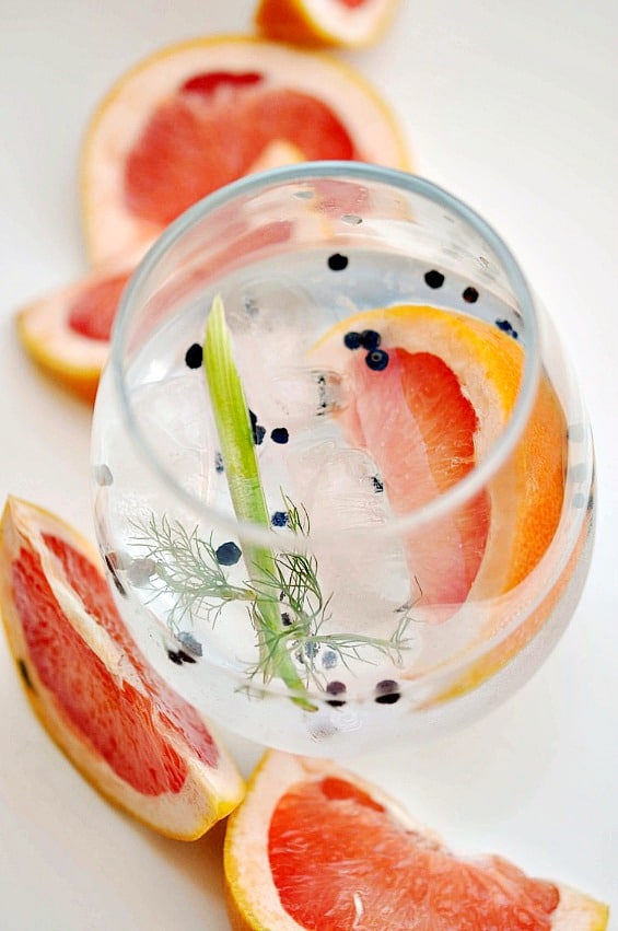 Refreshing fun summer drink recipes that are nonalcoholic and alcoholic. Summer drinks that kids and adults can enjoy.