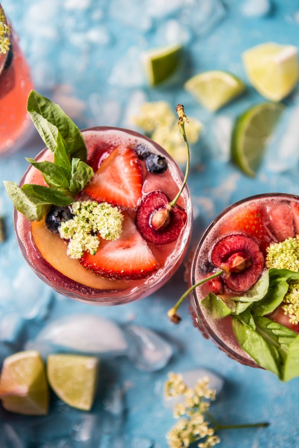 Refreshing fun summer drink recipes that are nonalcoholic and alcoholic. Summer drinks that kids and adults can enjoy.