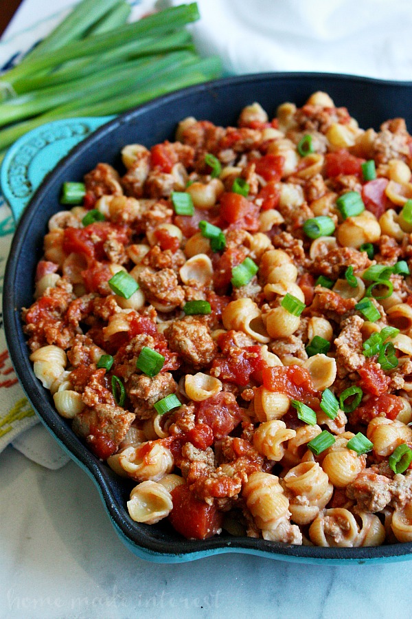 This Sloppy Joe Macaroni and Cheese is a mac and cheese recipe that the whole family is going to love. This macaroni and cheese recipe is made with organic ingredients for an easy weeknight dinner or a quick lunch. Kids are going to love having two of their favorite recipes together in one awesome dish.