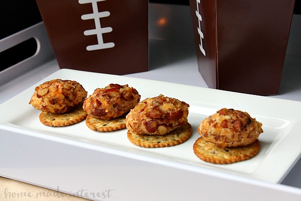 I love tailgating during football season and setting up a fun and easy Trunk Tailgating party is always a good time. I decorate my trunk for game day and serve game day appetizers like honey bbq sliders, bacon cheese balls, and bbq popcorn! My tailgate party tutorial is full of easy game day party or tailgate recipes and ideas.