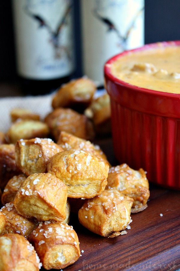 Making easy football party appetizers will be your best defense on game day. These great game day recipes are the ultimate way to score on Super Bowl Sunday from easy hamburger sliders to tater tot cups.
