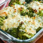 Easy Cheesy Jalapeno Chicken and Broccoli Casserole | This cheesy jalapeno chicken and broccoli casserole is an easy low carb dinner recipe that is packed full of flavor. If you are looking for a low carb recipe idea you’ll love this low carb casserole. It is a great easy weeknight dinner recipe that the whole family will love.