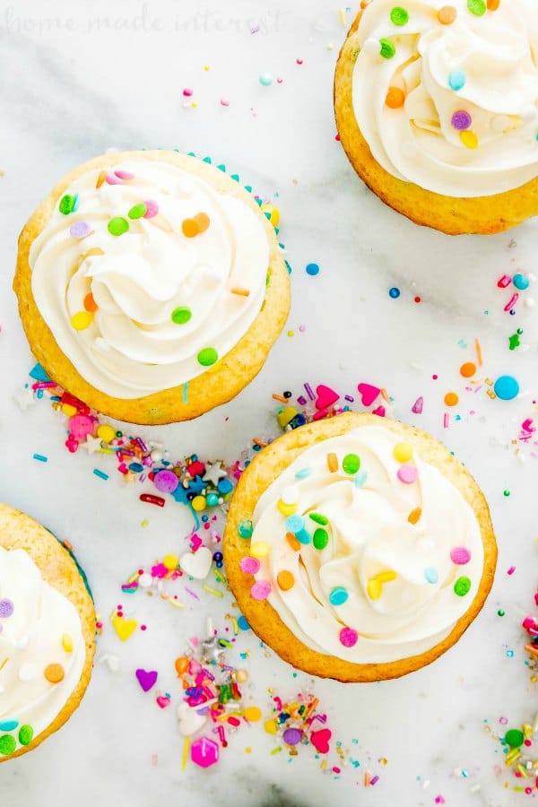 vanilla frosted funfetti cupcakes