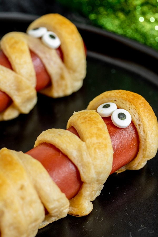 Mummy Dogs are easy Halloween recipe for kids