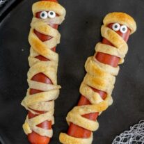 Mummy Dogs perfect for kids halloween party