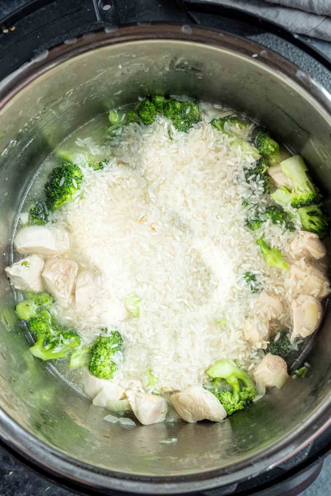 how to make Cheesy Instant Pot Chicken and Rice