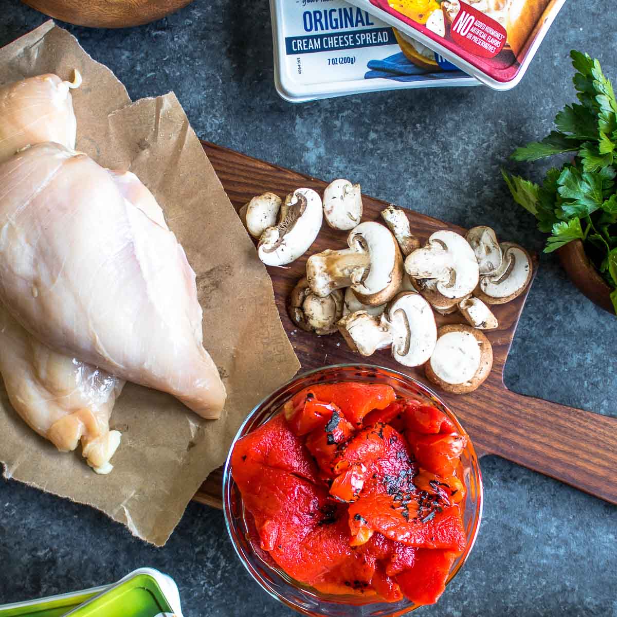 Creamy Roasted Red Pepper Pasta with Chicken ingredients