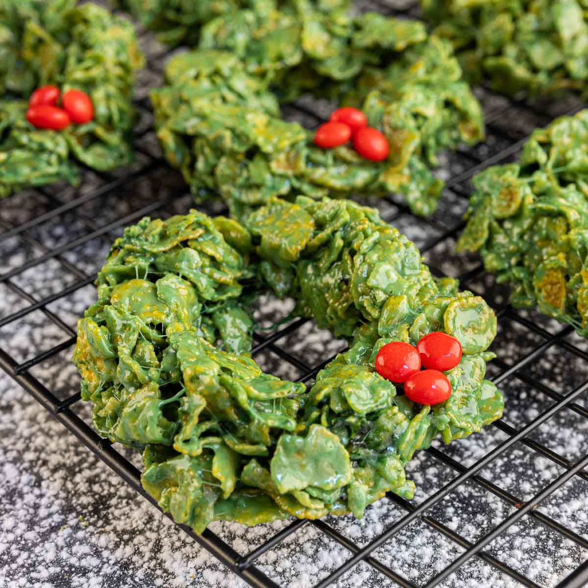 Christmas Wreath Cookies made with cornflakes