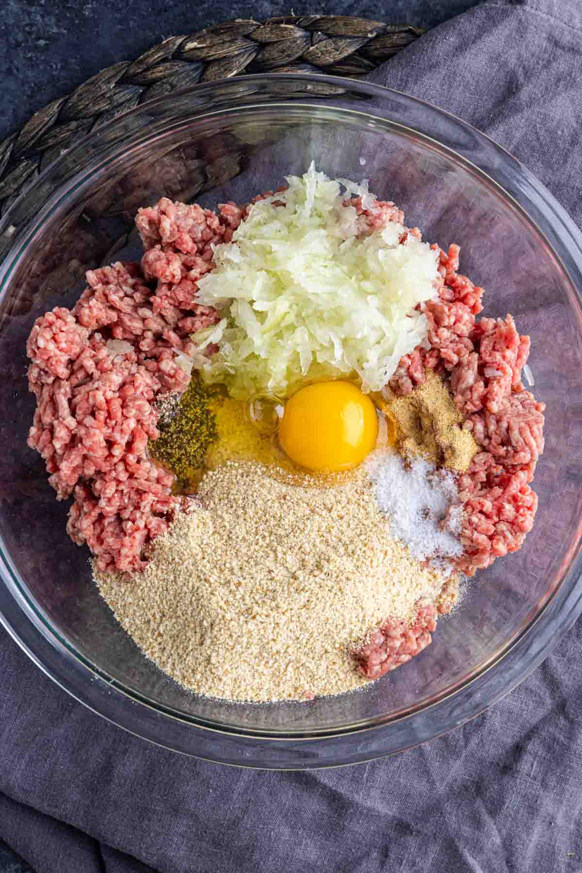 meat mixture for Easy Meatloaf Recipe