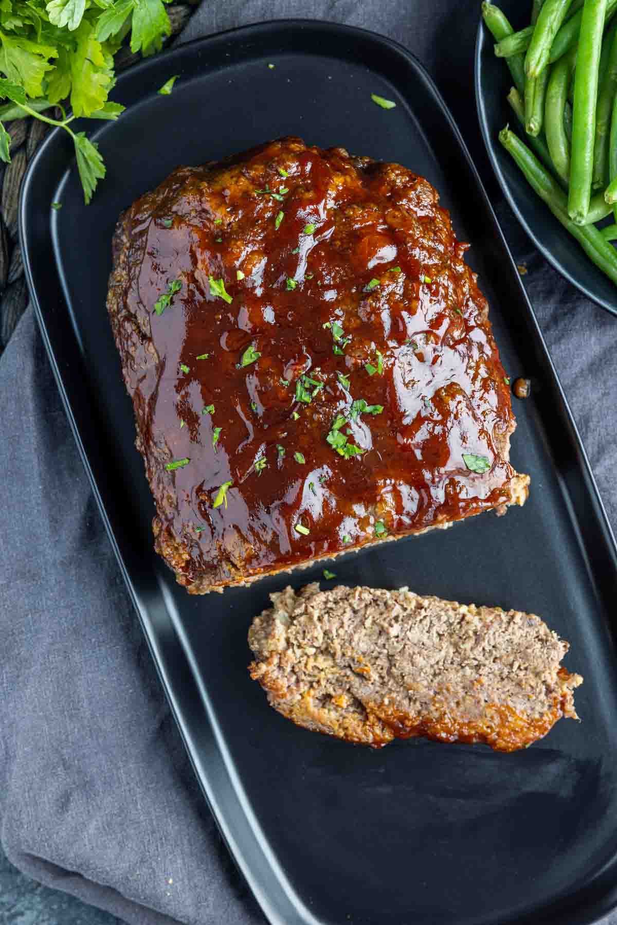 Easy Meatloaf Recipe for weeknight dinner